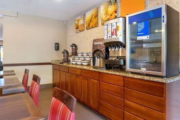 هتل Comfort Inn