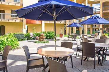 هتل Comfort Inn & Suites San Francisco Airport North