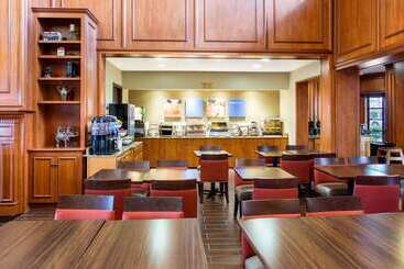 هتل Comfort Inn & Suites San Francisco Airport North
