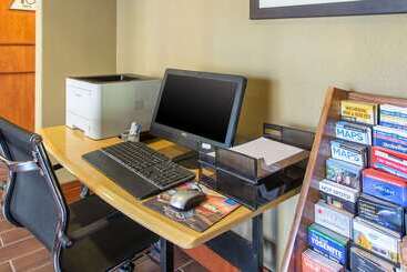 هتل Comfort Inn & Suites San Francisco Airport North