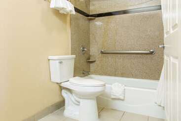 هتل Comfort Inn & Suites San Francisco Airport North