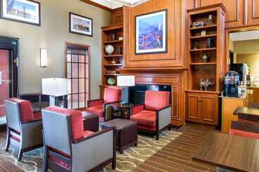 هتل Comfort Inn & Suites San Francisco Airport North