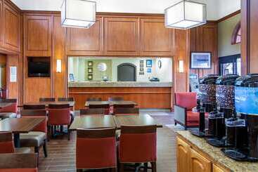 هتل Comfort Inn & Suites San Francisco Airport North