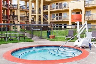 هتل Comfort Inn & Suites San Francisco Airport North