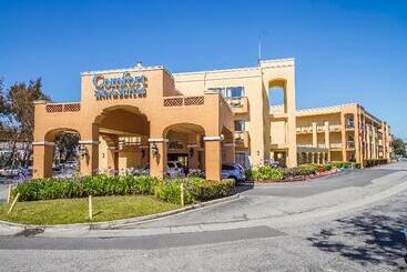 هتل Comfort Inn & Suites San Francisco Airport North