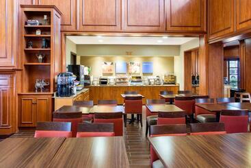 هتل Comfort Inn & Suites San Francisco Airport North