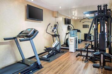 هتل Comfort Inn & Suites San Francisco Airport North