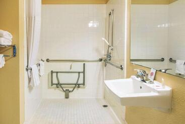 هتل Comfort Inn & Suites San Francisco Airport North