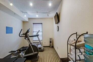 هتل Comfort Inn & Suites