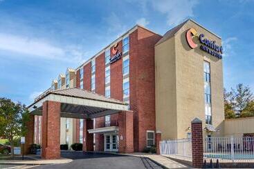 هتل Comfort Inn & Suites