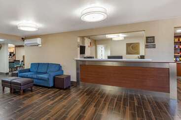 هتل Comfort Inn University