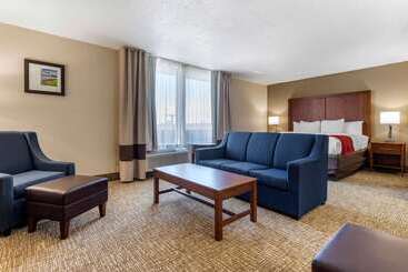 هتل Comfort Inn University
