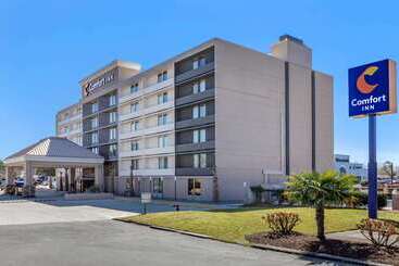 هتل Comfort Inn University