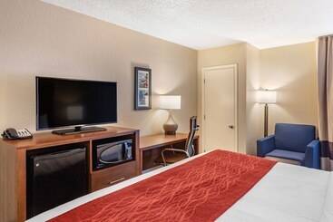 هتل Comfort Inn University