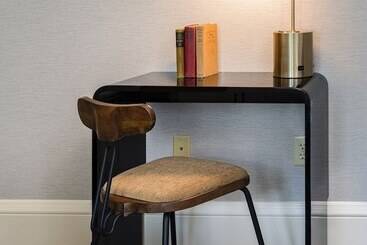 Copley Square Hotel, A Found