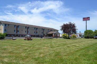 هتل Countryside Inn & Suites Omaha East Council Bluffs Ia
