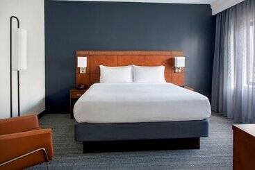 هتل Courtyard By Marriott Annapolis