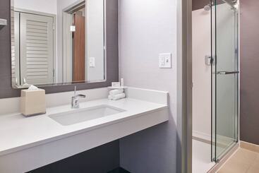 هتل Courtyard Chicago Highland Park/northbrook