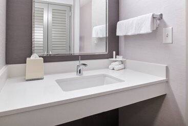 هتل Courtyard Chicago Highland Park/northbrook