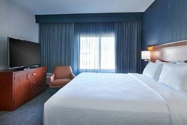 هتل Courtyard Chicago Highland Park/northbrook