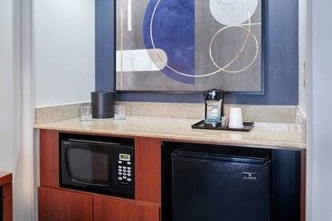 هتل Courtyard Chicago Highland Park/northbrook
