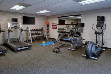 هتل Courtyard Detroit Dearborn