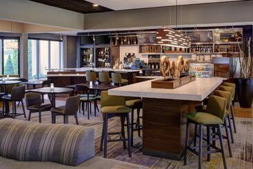 هتل Courtyard Detroit Dearborn