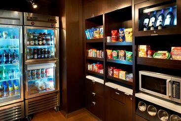 هتل Courtyard Detroit Dearborn