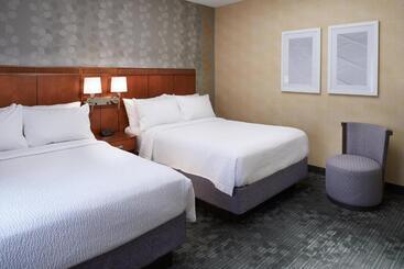 فندق Courtyard Detroit Dearborn