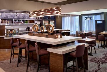 هتل Courtyard Detroit Metro Airport Romulus