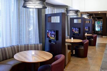 هتل Courtyard Detroit Metro Airport Romulus