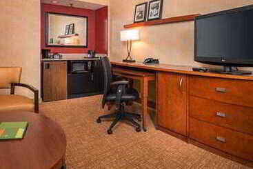 هتل Courtyard By Marriott Dulles Airport Herndon/reston