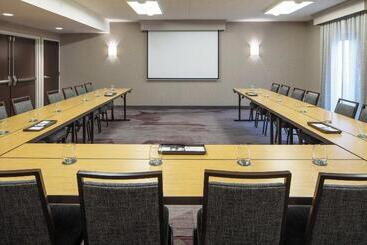 هتل Courtyard By Marriott Dulles Airport Herndon/reston