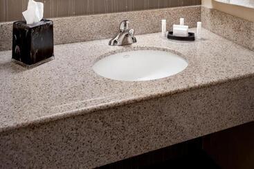هتل Courtyard By Marriott Hartford Windsor Airport