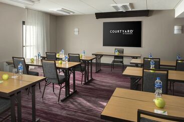 هتل Courtyard By Marriott Poughkeepsie