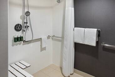 هتل Courtyard By Marriott Poughkeepsie