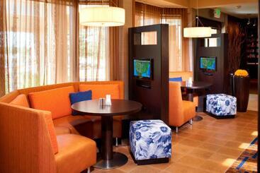 هتل Courtyard Chicago Deerfield