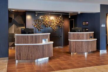 هتل Courtyard Chicago Highland Park/northbrook