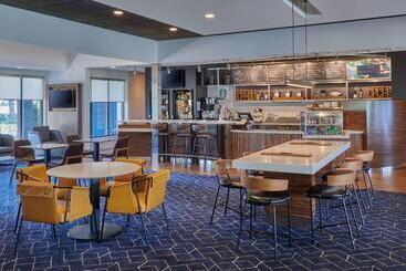 هتل Courtyard Chicago Highland Park/northbrook