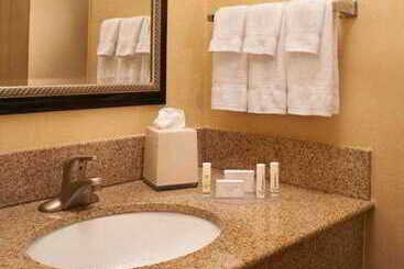 هتل Courtyard Chicago Highland Park/northbrook