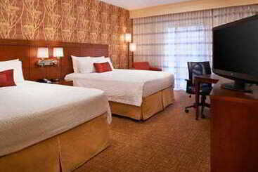 هتل Courtyard Chicago Highland Park/northbrook