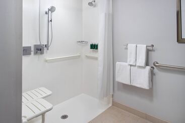 هتل Courtyard Greenville Haywood Mall