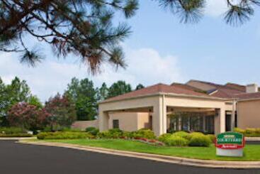 هتل Courtyard By Marriott Huntsville University Drive