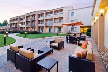 هتل Courtyard By Marriott Huntsville University Drive