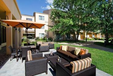هتل Courtyard Kansas City Overland Park/metcalf, South Of College Boulevard