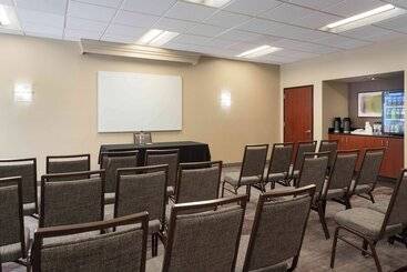 هتل Courtyard Miami Airport West Doral