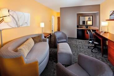 هتل Courtyard Miami Airport West Doral