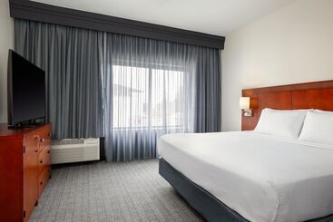 هتل Courtyard By Marriott Minneapolis St. Paul Airport