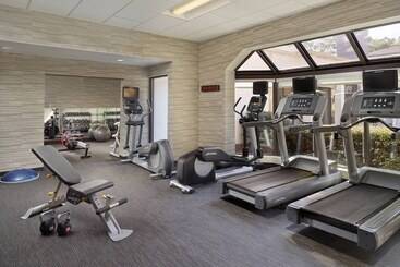 هتل Courtyard By Marriott Raleigh Midtown