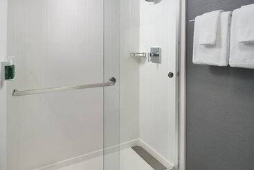 هتل Courtyard By Marriott Raleigh Midtown